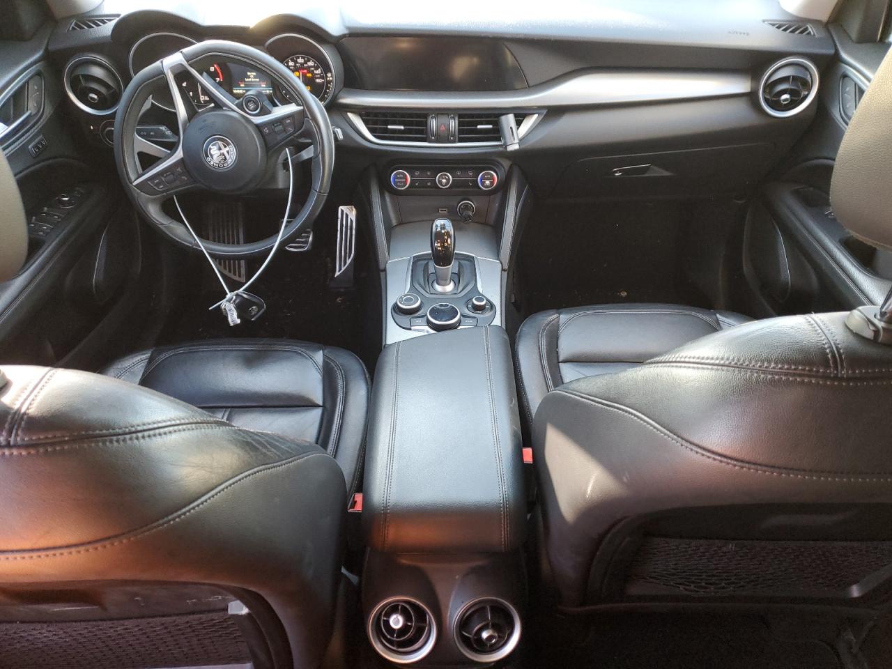2018 Alfa Romeo Stelvio - Image 8