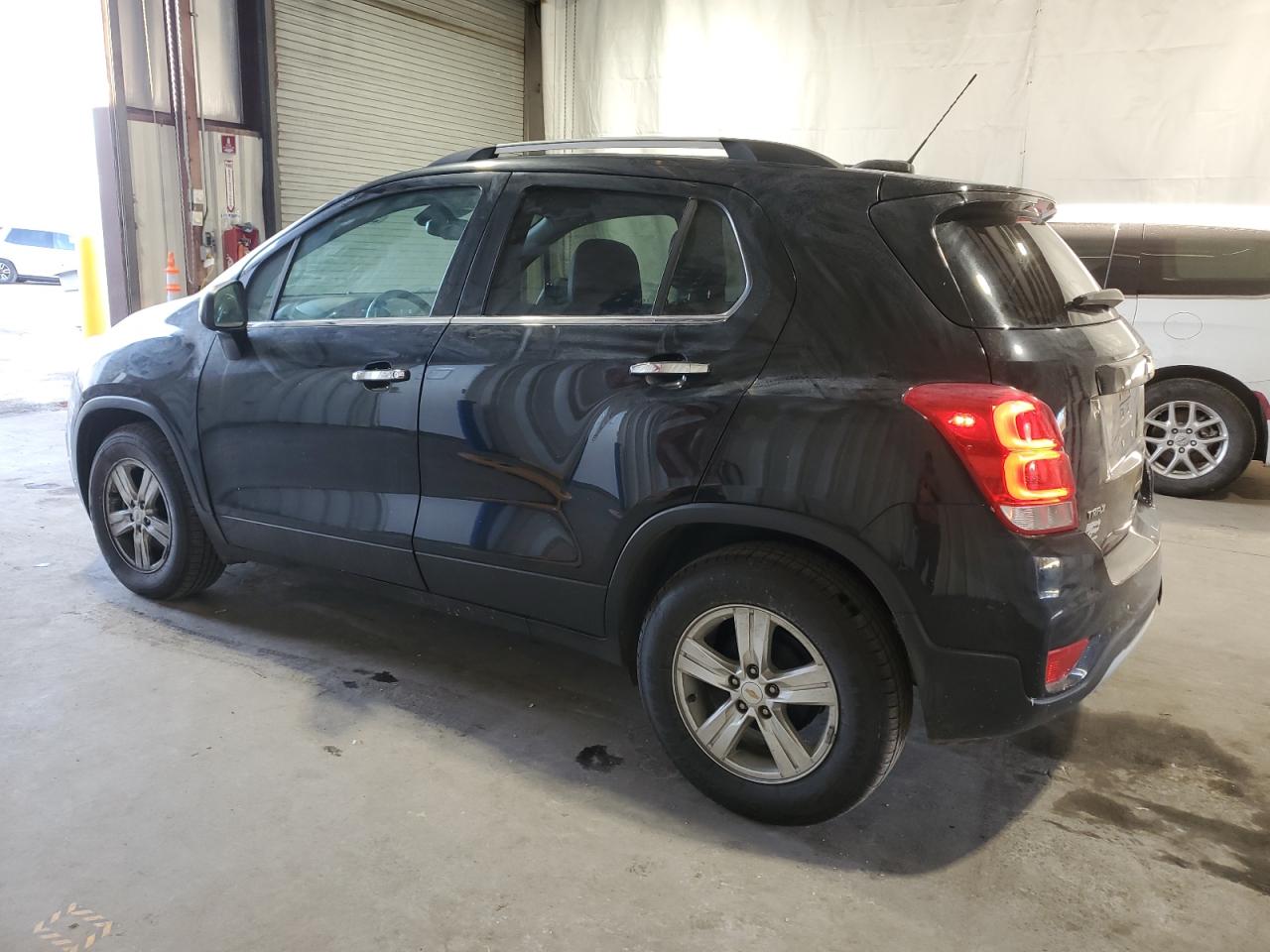 2020 Chevrolet Trax - Image 2