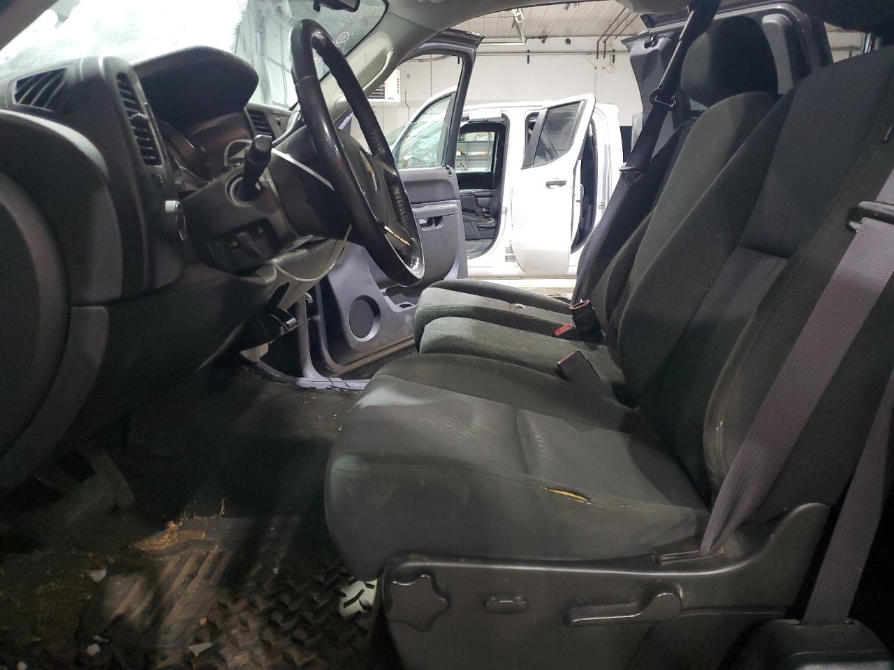 2011 Chevrolet Silverado - Image 7