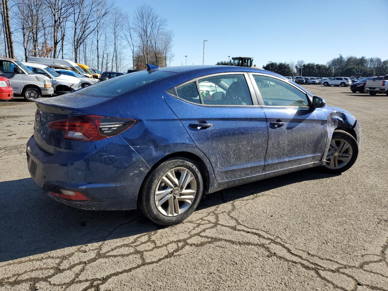 2019 Hyundai Elantra - Image 3