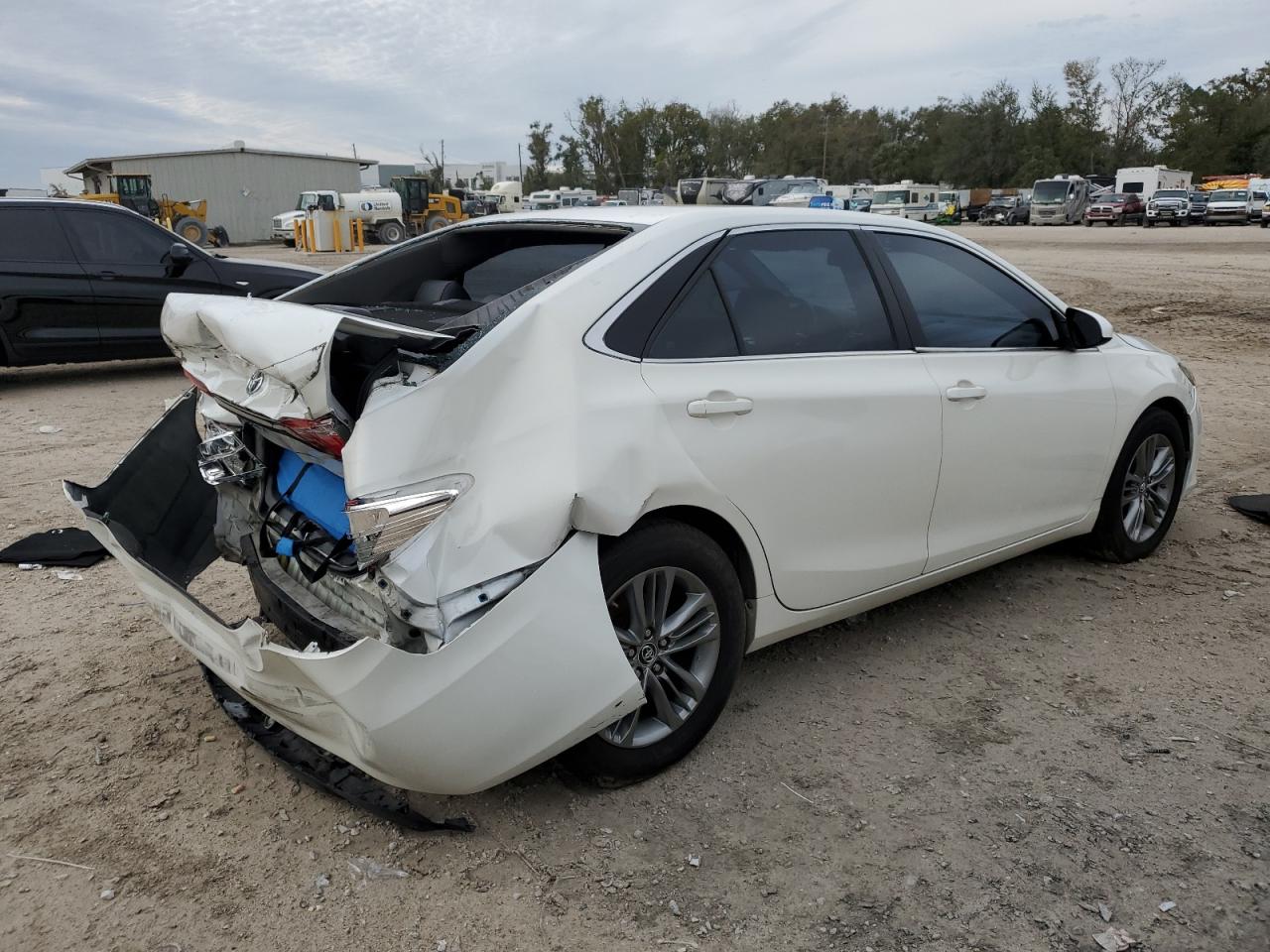 2015 Toyota Camry - Image 3