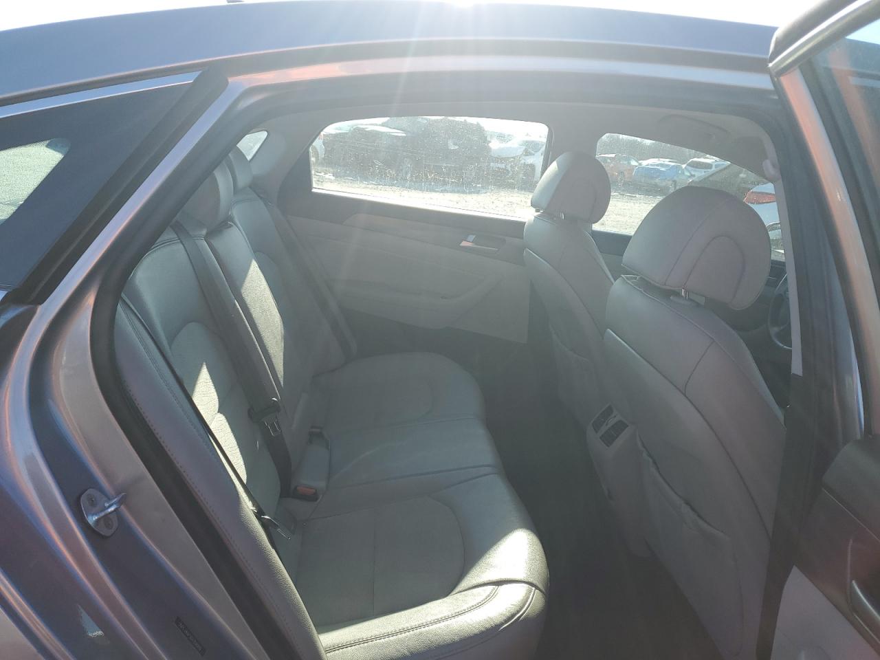 2016 Hyundai Sonata - Image 11
