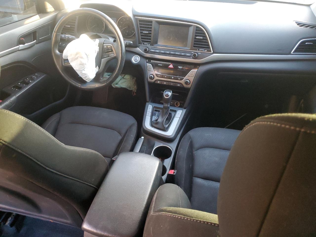 2018 Hyundai Elantra - Image 8