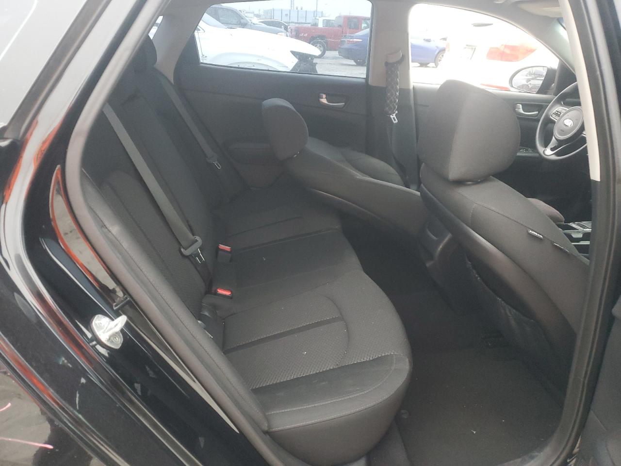 2016 Kia Optima - Image 10