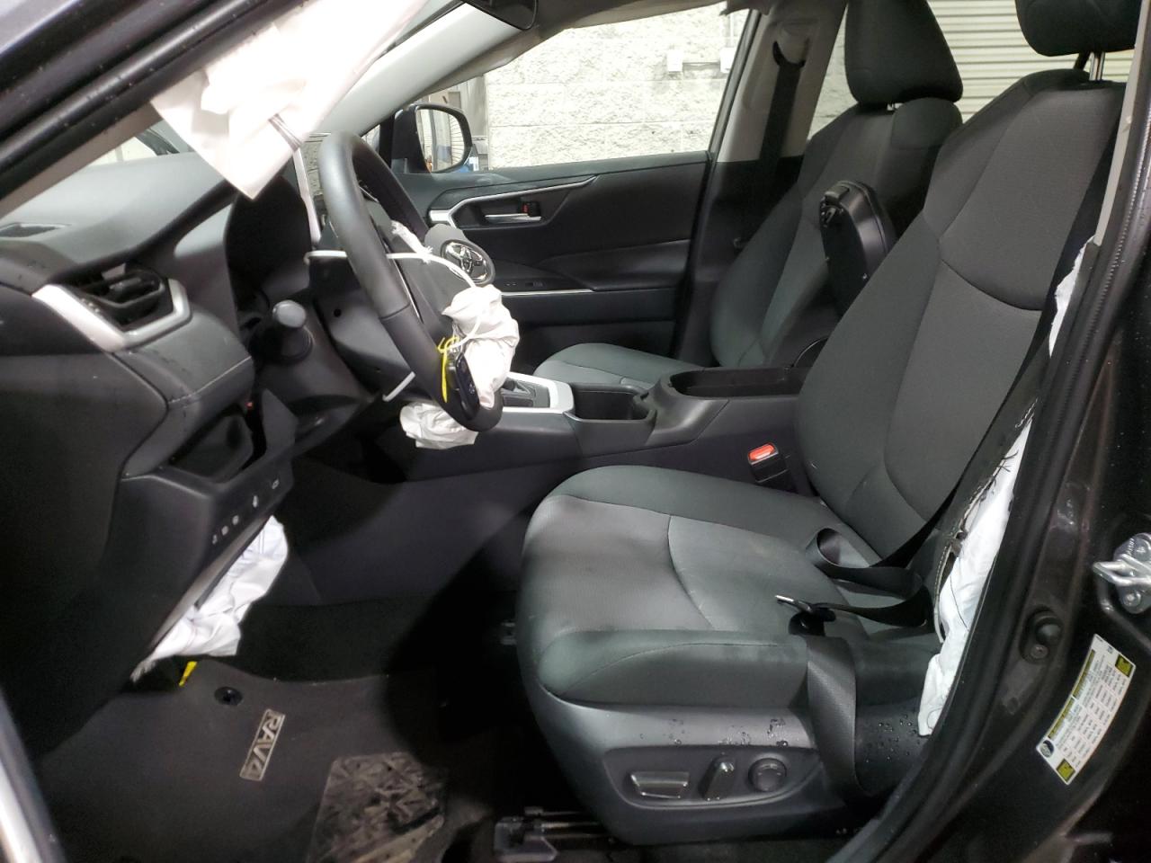2024 Toyota RAV 4 - Image 7