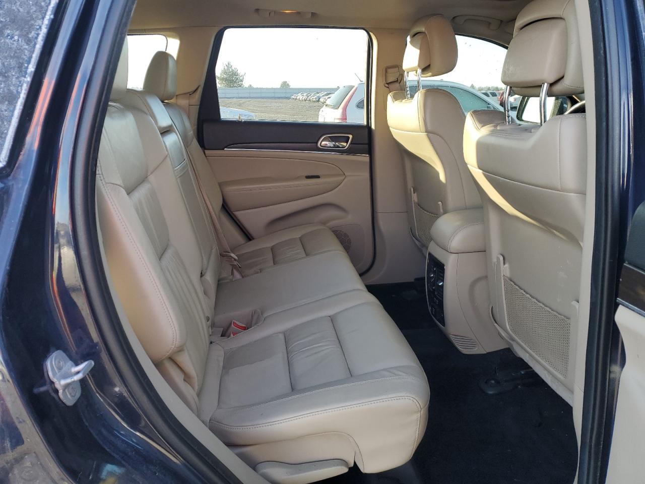 2014 Jeep Grand Cherokee - Image 11