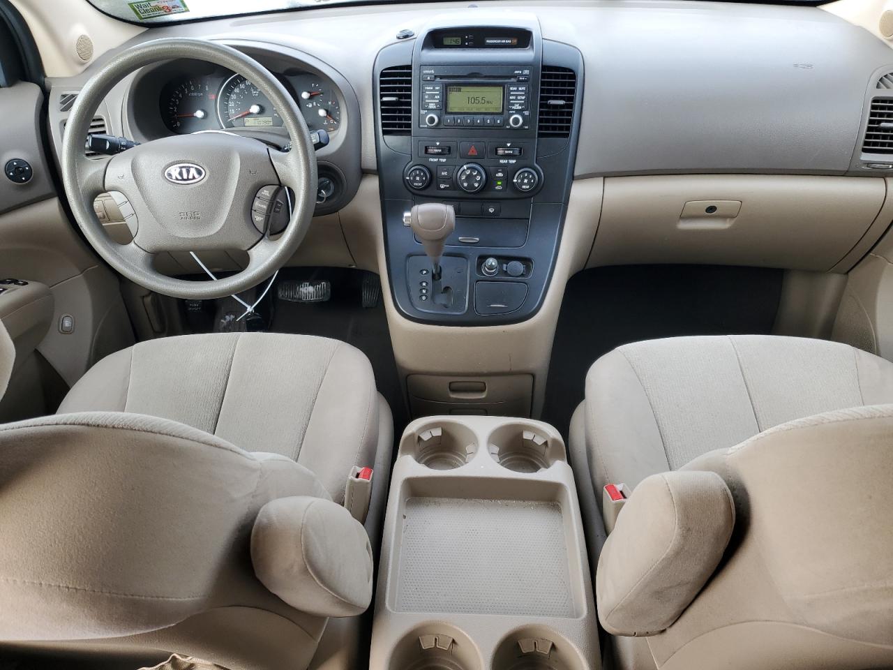 2010 Kia Sedona - Image 8
