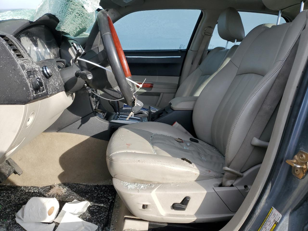 2006 Chrysler 300 - Image 7