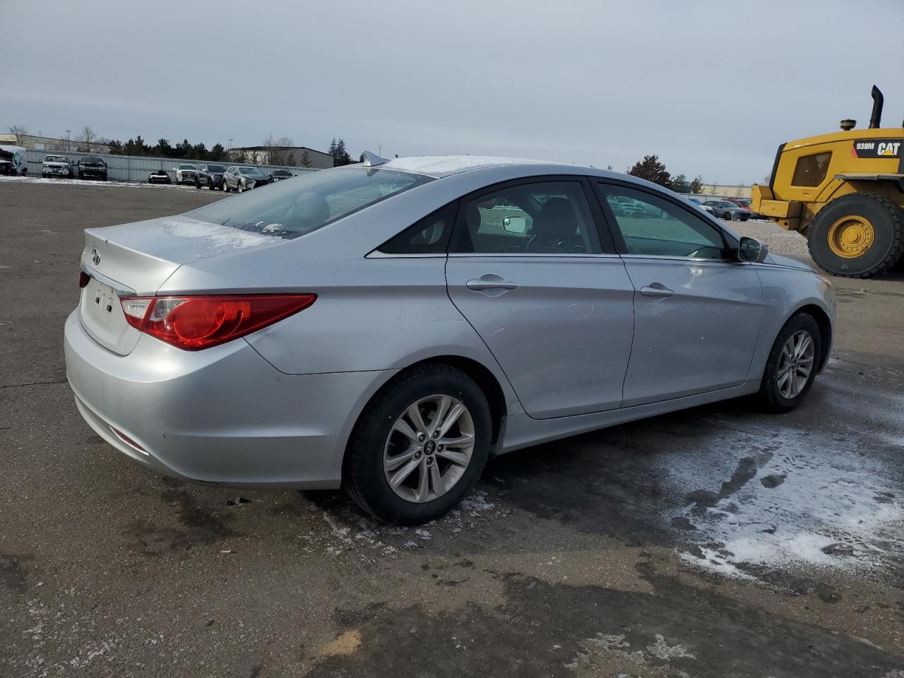 2011 Hyundai Sonata - Image 3