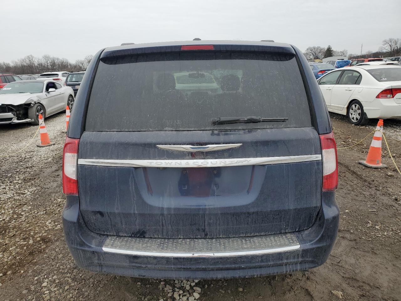 2013 Chrysler Town & Country - Image 6