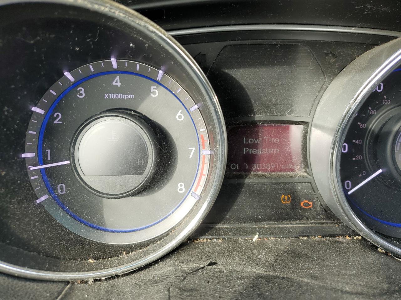 2011 Hyundai Sonata - Image 9