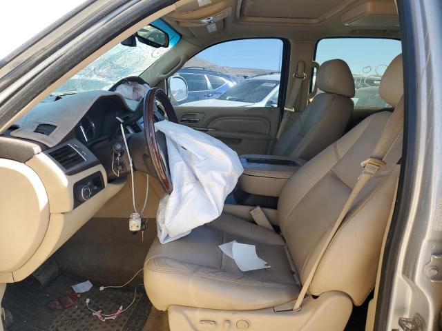  CADILLAC ESCALADE 2013 Серебристый