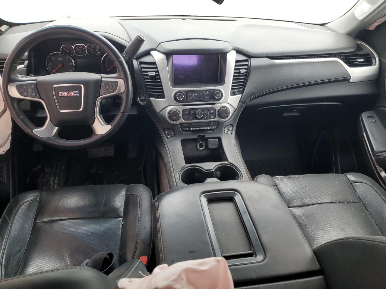 2015 GMC Yukon - Image 8