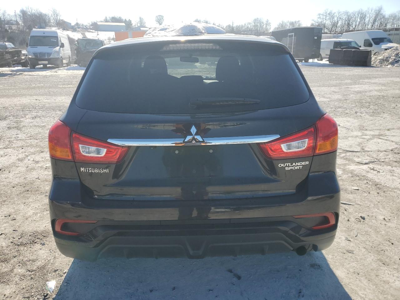2018 Mitsubishi Outlander - Image 6