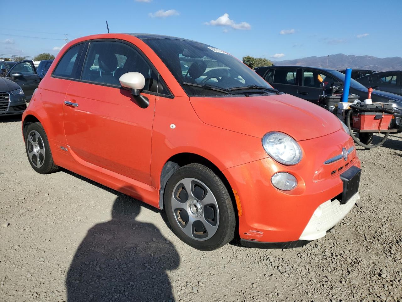 VIN 3C3CFFGEXFT555389 2015 FIAT 500 no.4