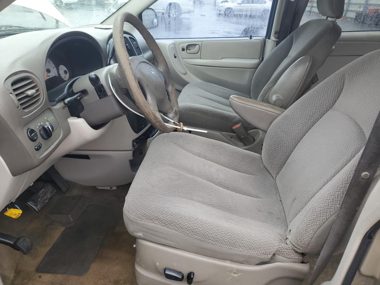 2005 Dodge Caravan - Image 7