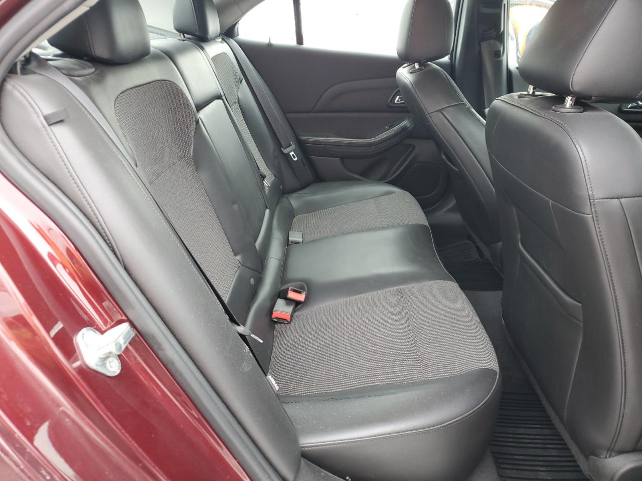 2016 Chevrolet Malibu - Image 10