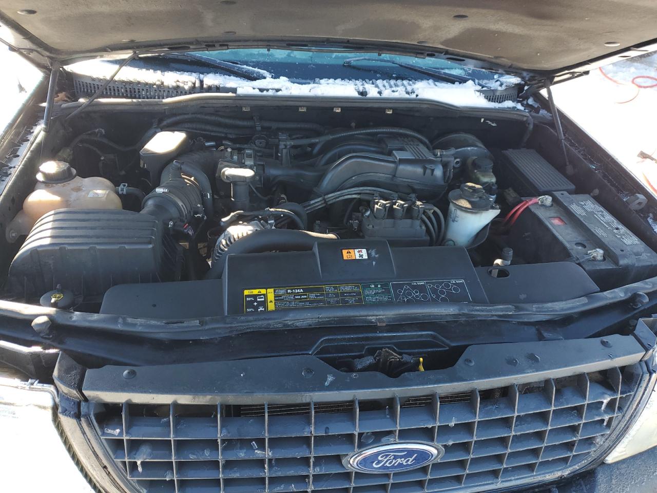 2004 Ford Explorer - Image 12