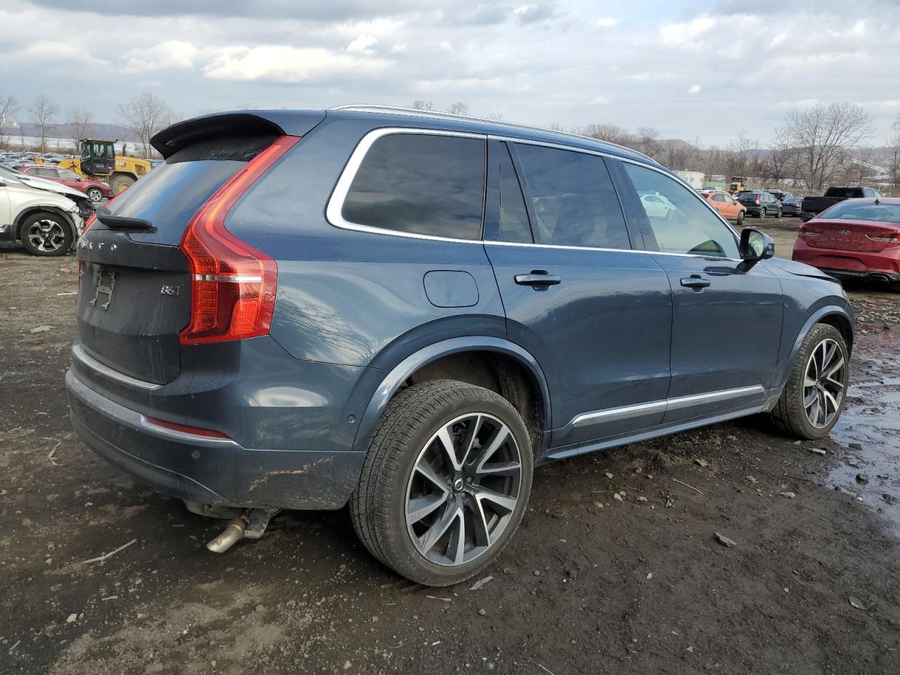 2023 Volvo XC90 - Image 3