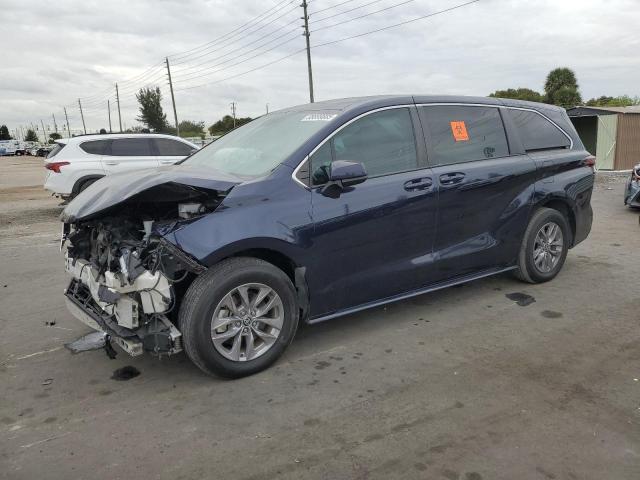 2022 Toyota Sienna Le