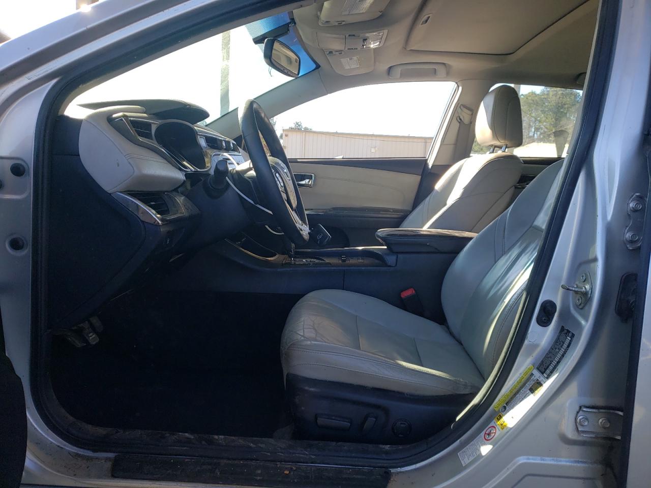 2013 Toyota Avalon - Image 7