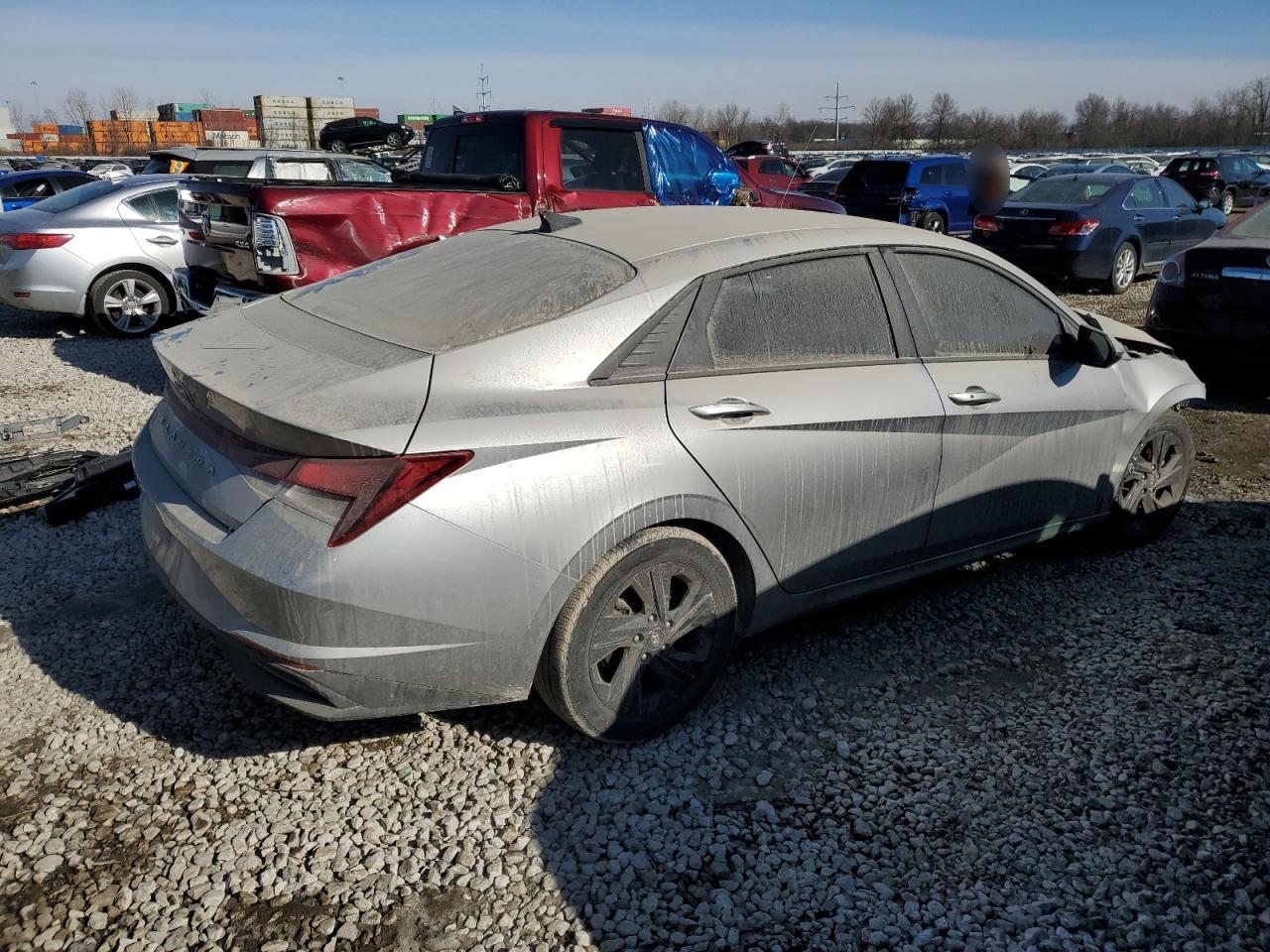 2022 Hyundai Elantra - Image 3