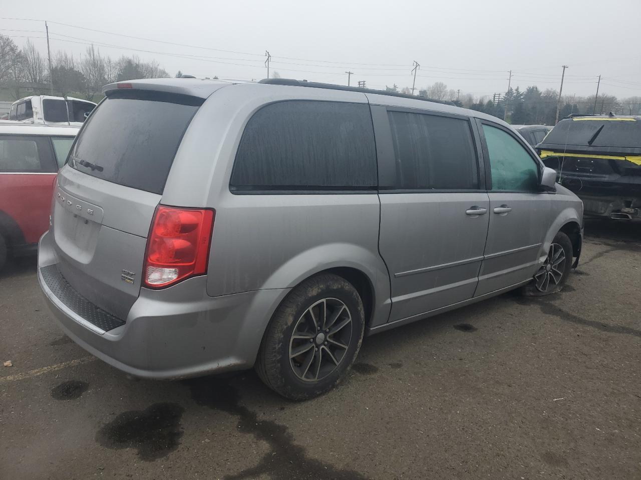 2017 Dodge Caravan - Image 3
