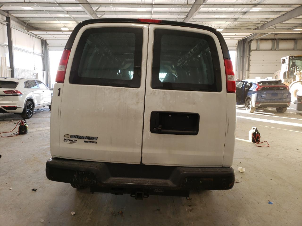 2016 Chevrolet Express - Image 6