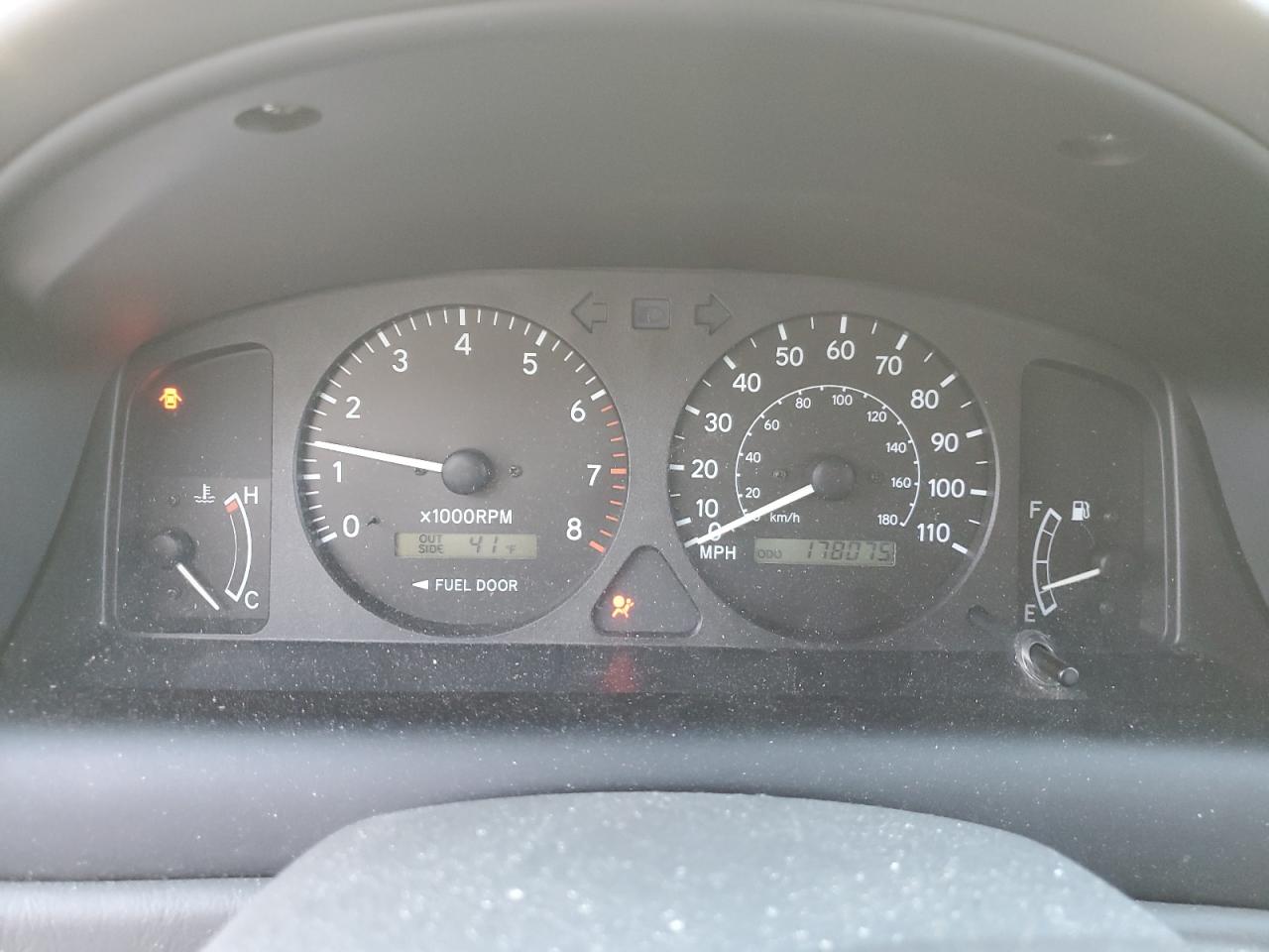 2002 Toyota Corolla - Image 9