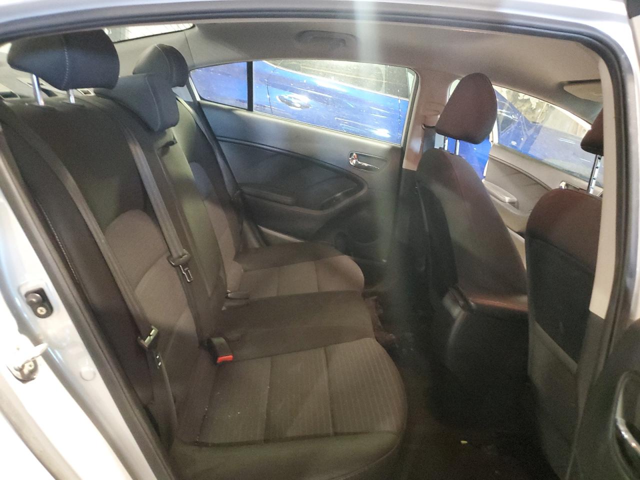 2015 Kia Forte - Image 10