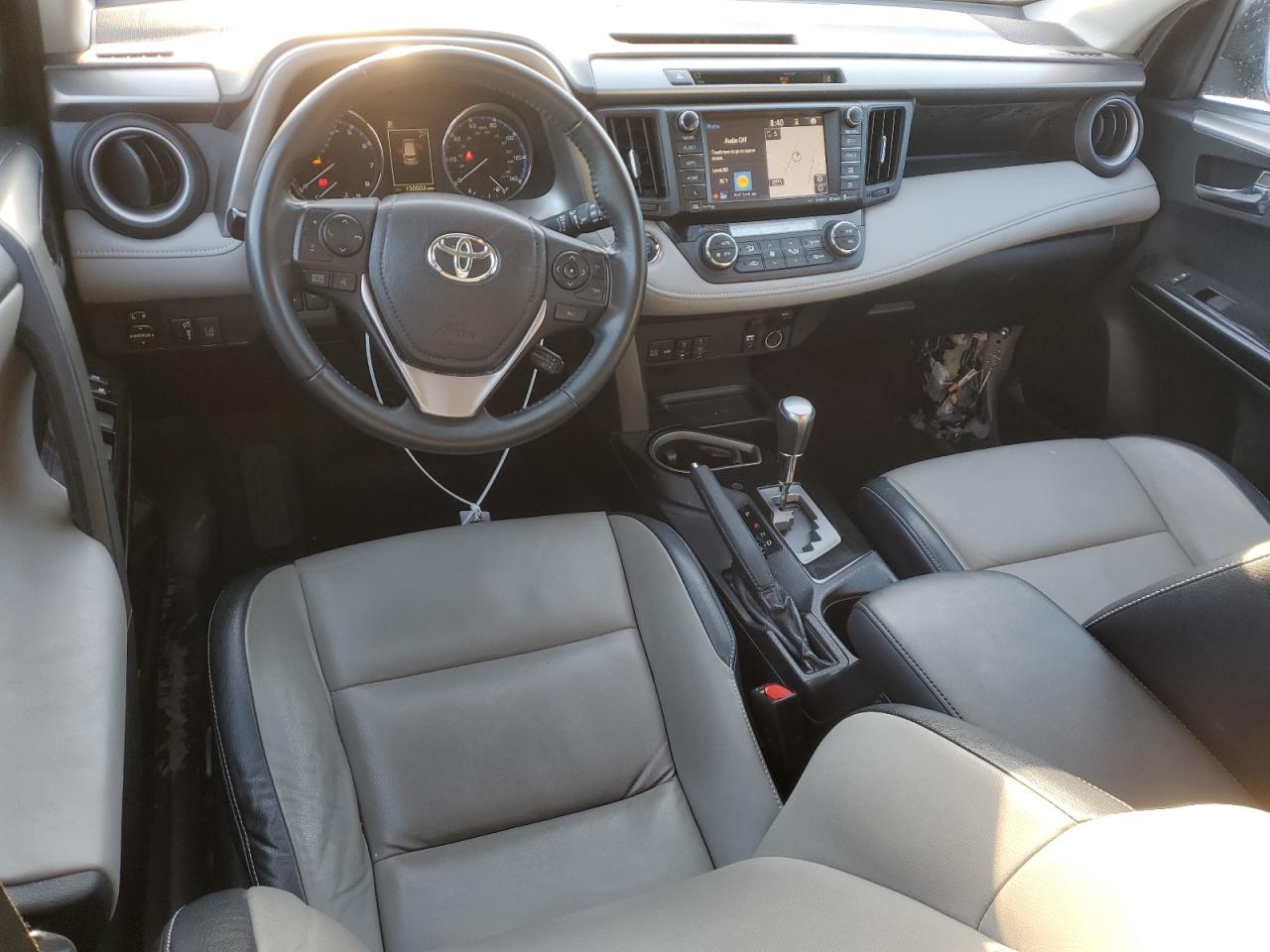 2016 Toyota RAV 4 - Image 8