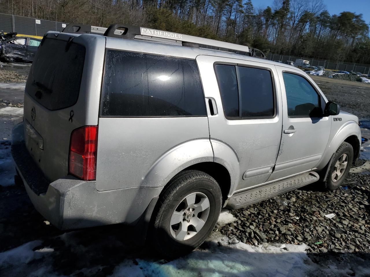 2005 Nissan Pathfinder - Image 3