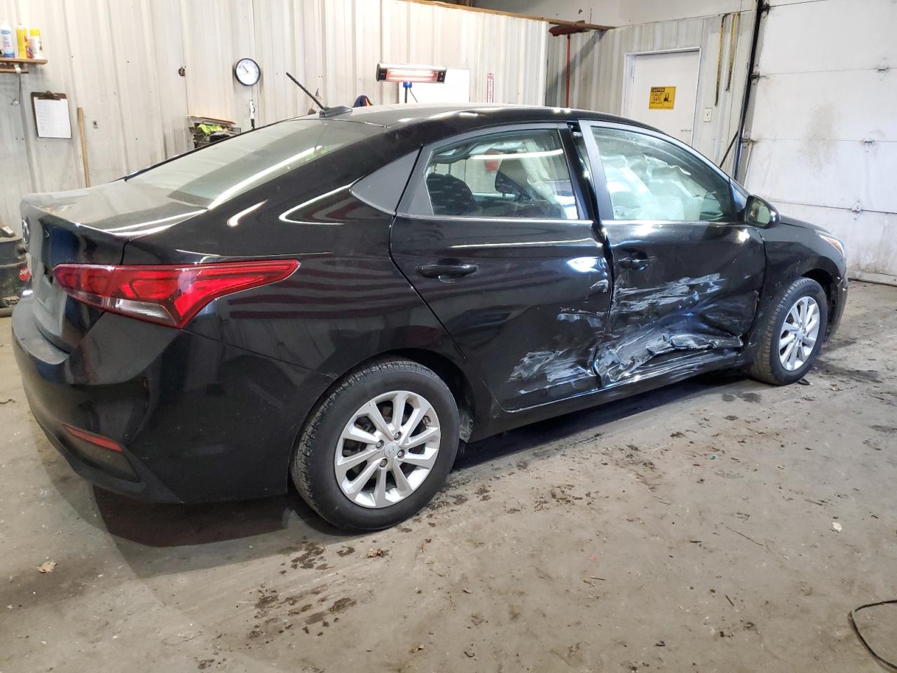 2022 Hyundai Accent - Image 3