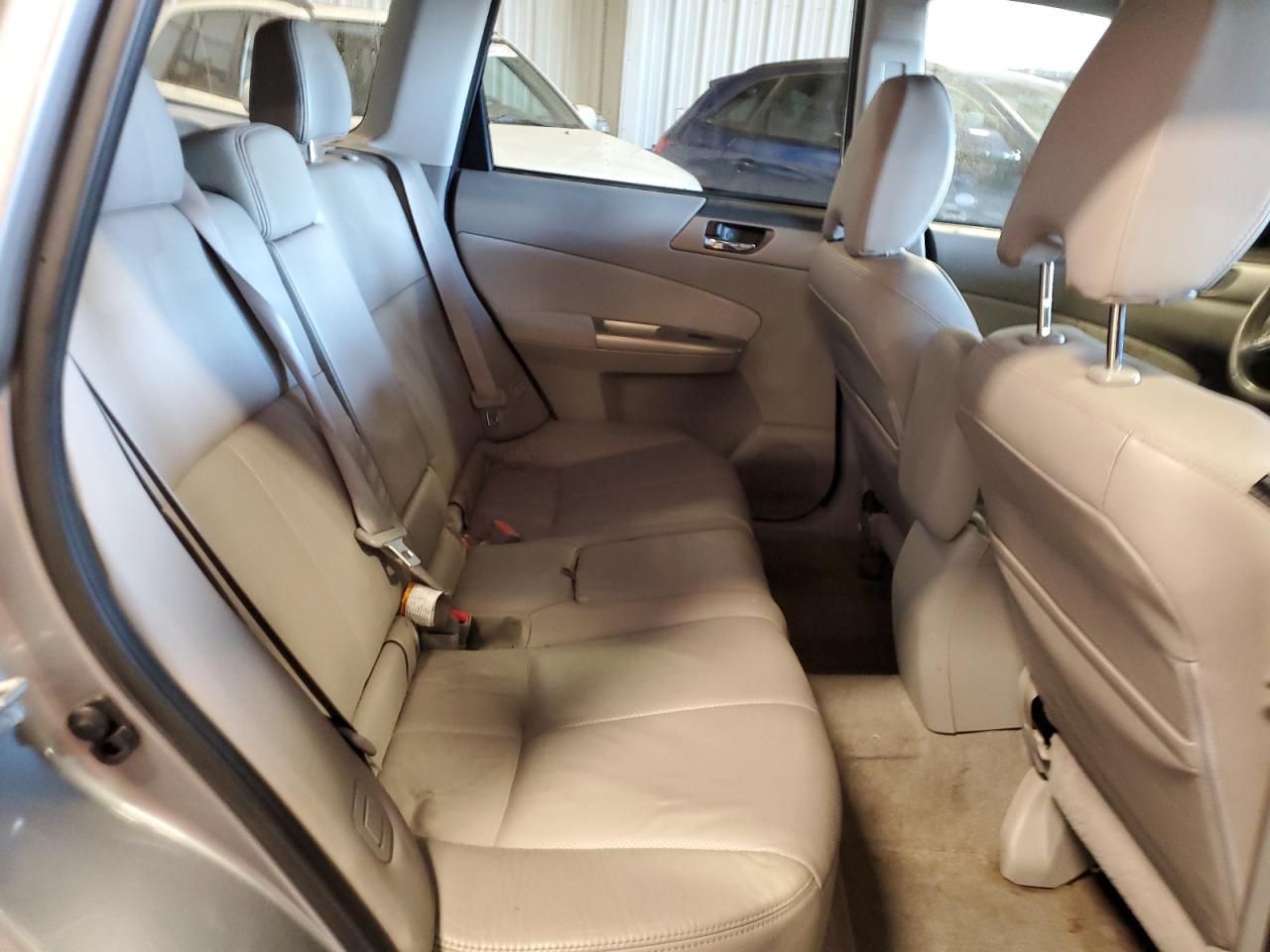 2010 Subaru Forester - Image 11