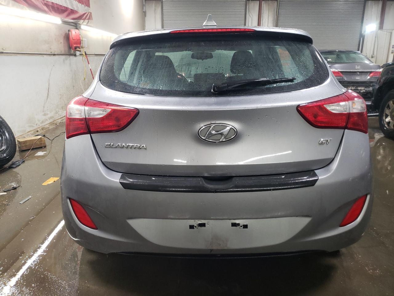 2013 Hyundai Elantra - Image 6