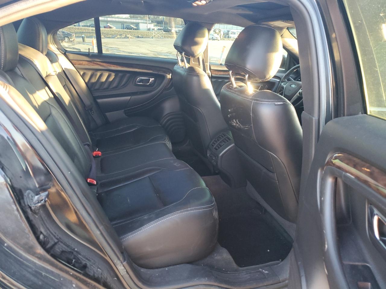 2014 Ford Taurus - Image 10