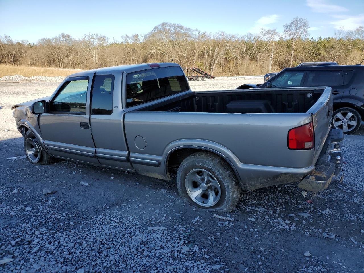 2002 Chevrolet S-10 Pickup - Image 2