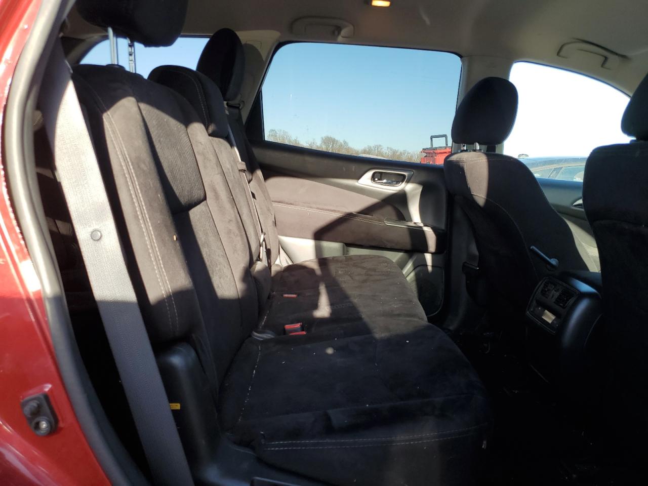 2014 Nissan Pathfinder - Image 11
