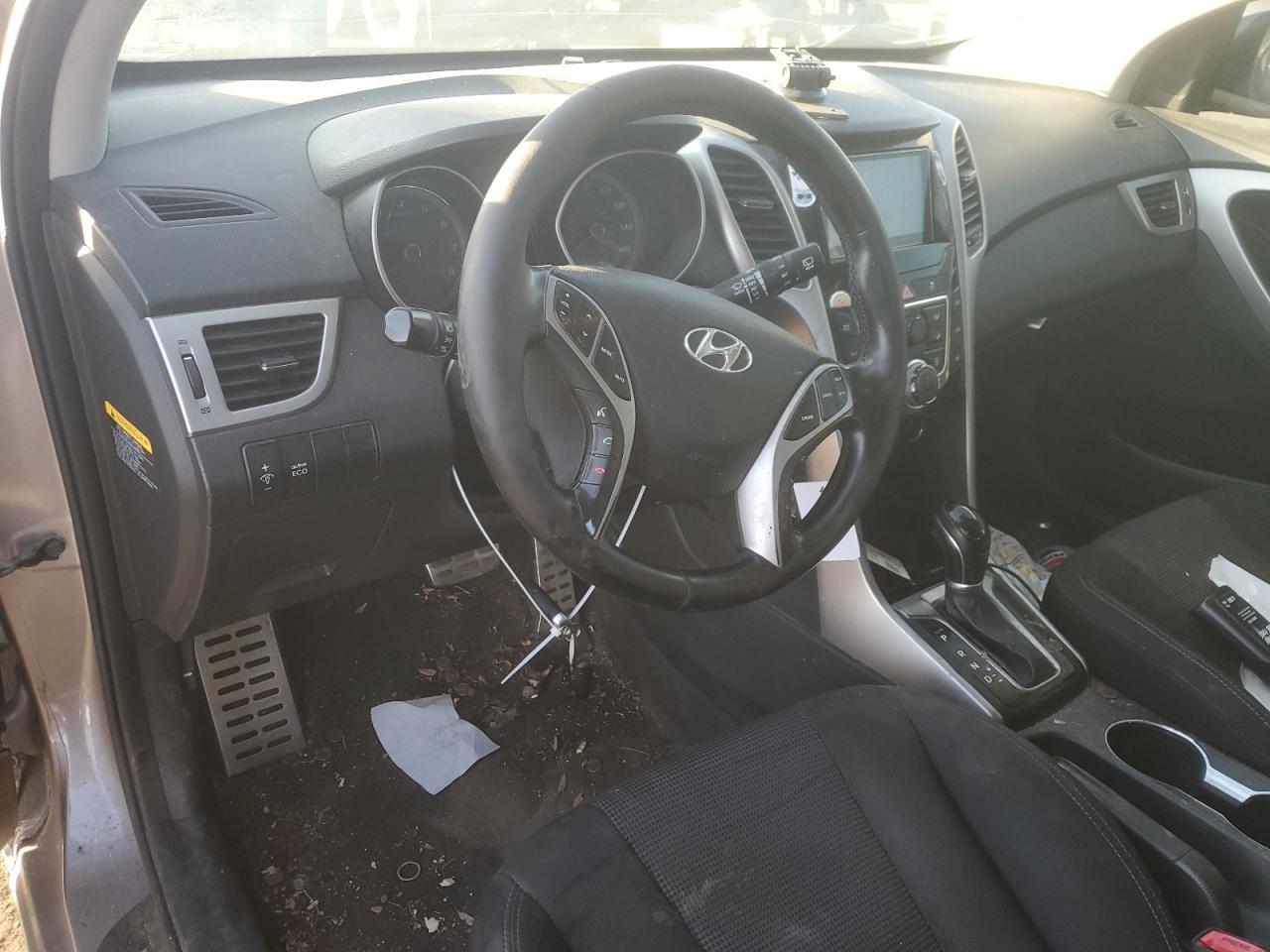 2013 Hyundai Elantra - Image 8
