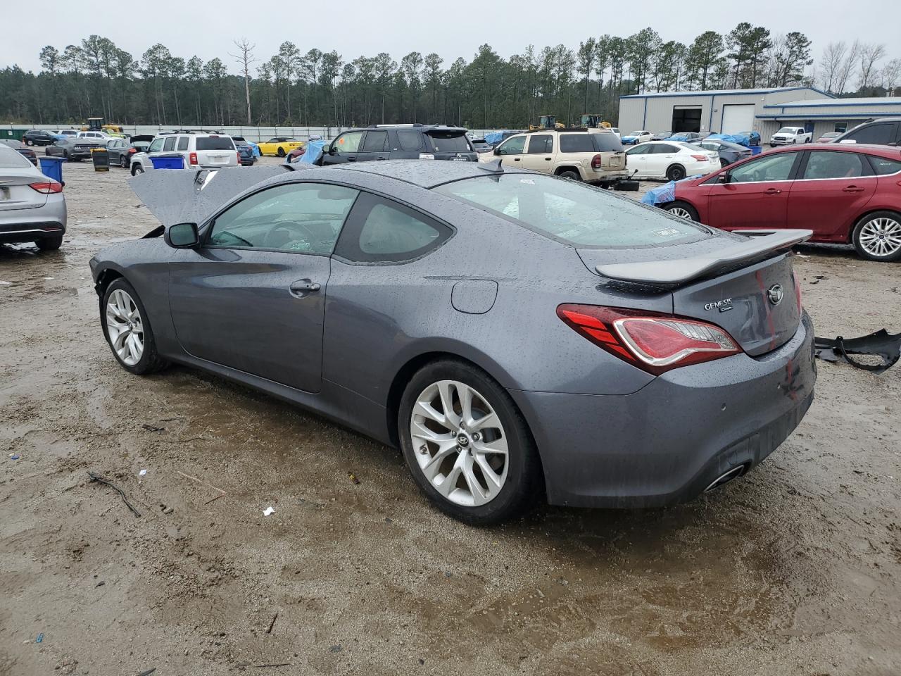 2014 Hyundai Genesis - Image 2