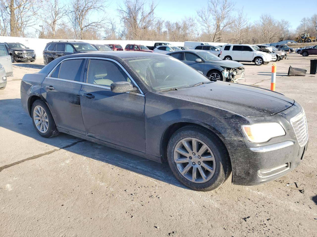 2014 Chrysler 300 - Image 4