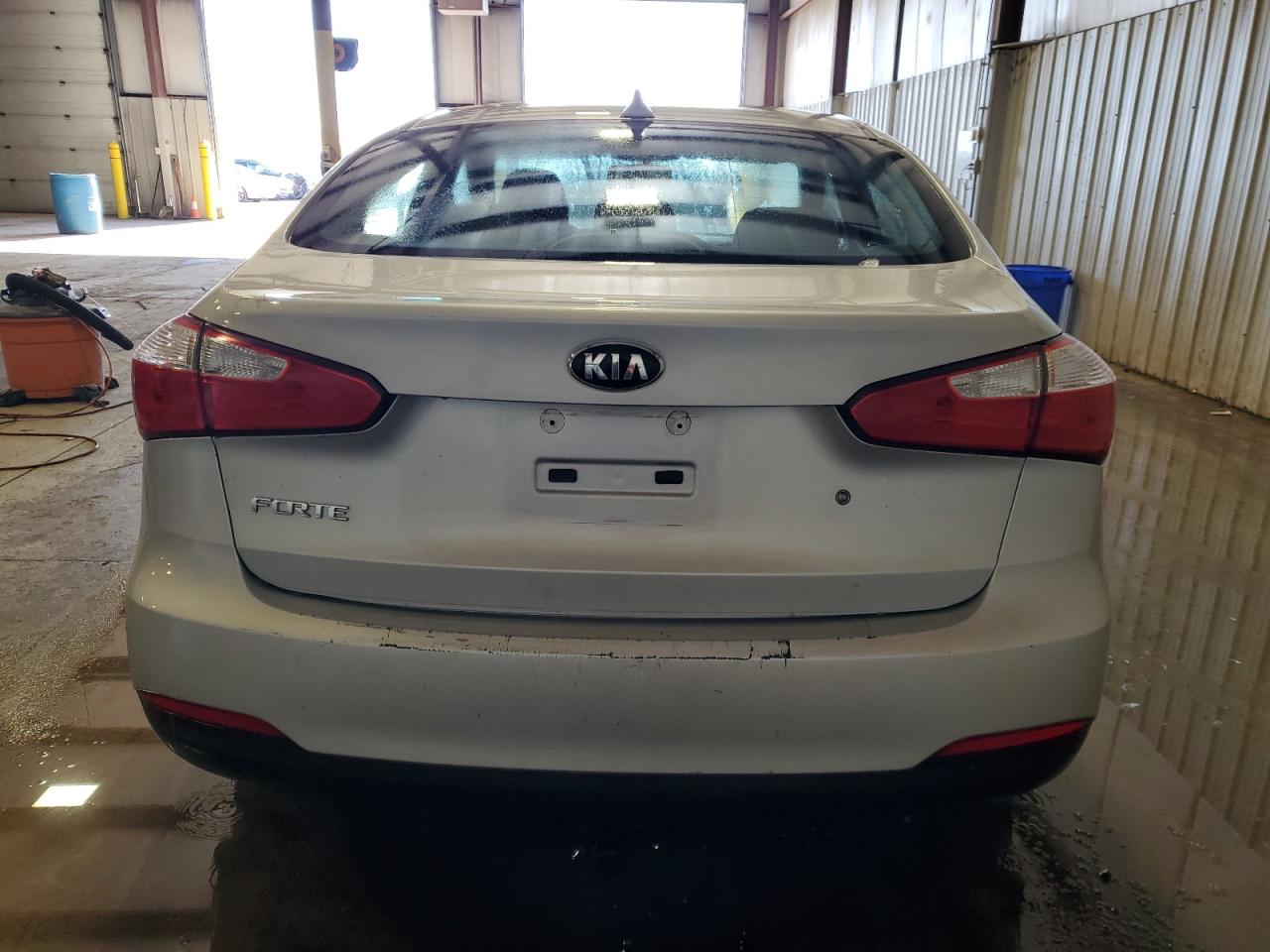 VIN KNAFK4A60F5337727 2015 KIA FORTE no.6