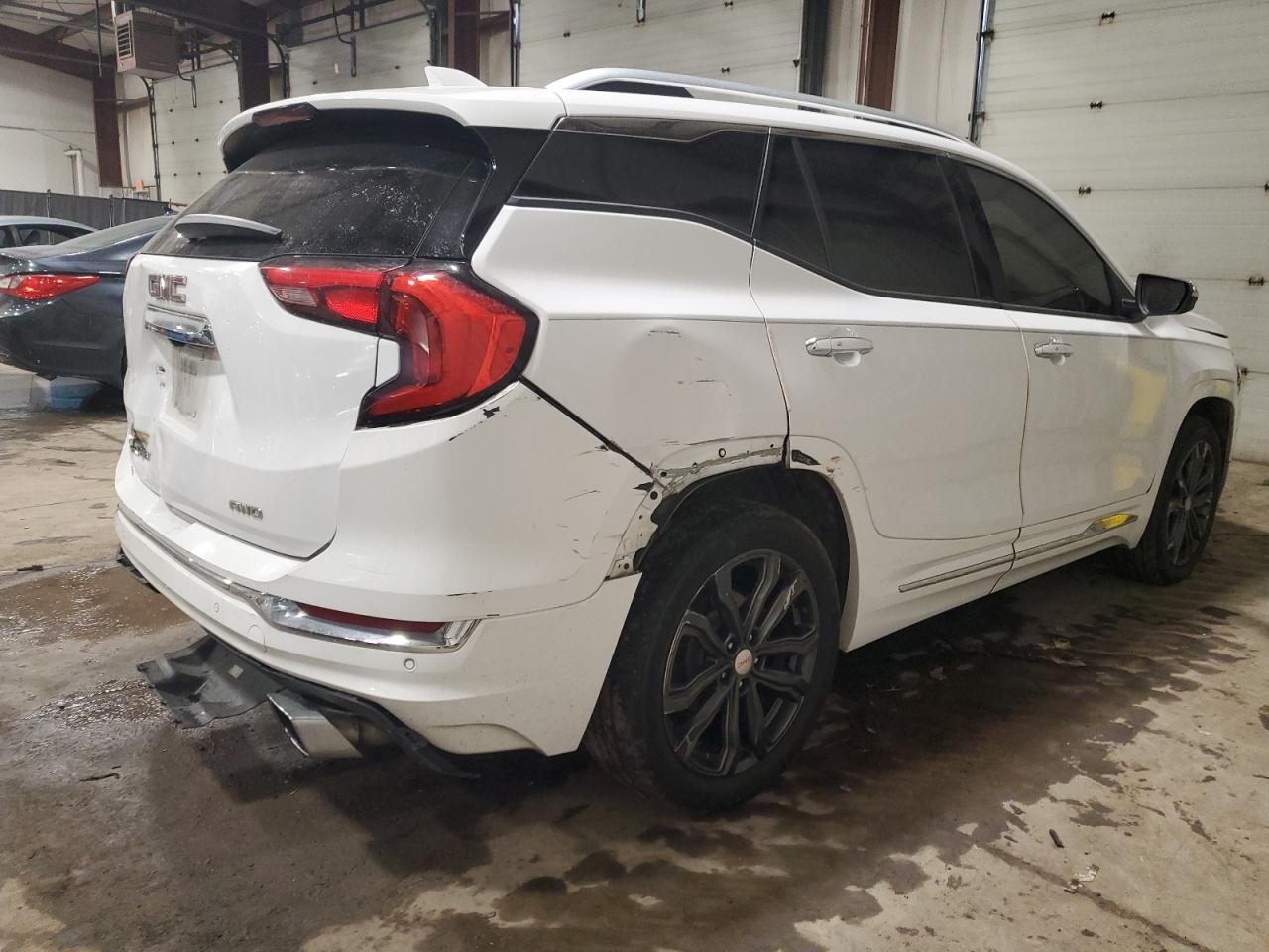 2019 GMC Terrain - Image 3