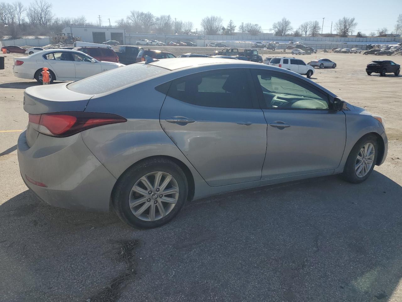 2015 Hyundai Elantra - Image 3