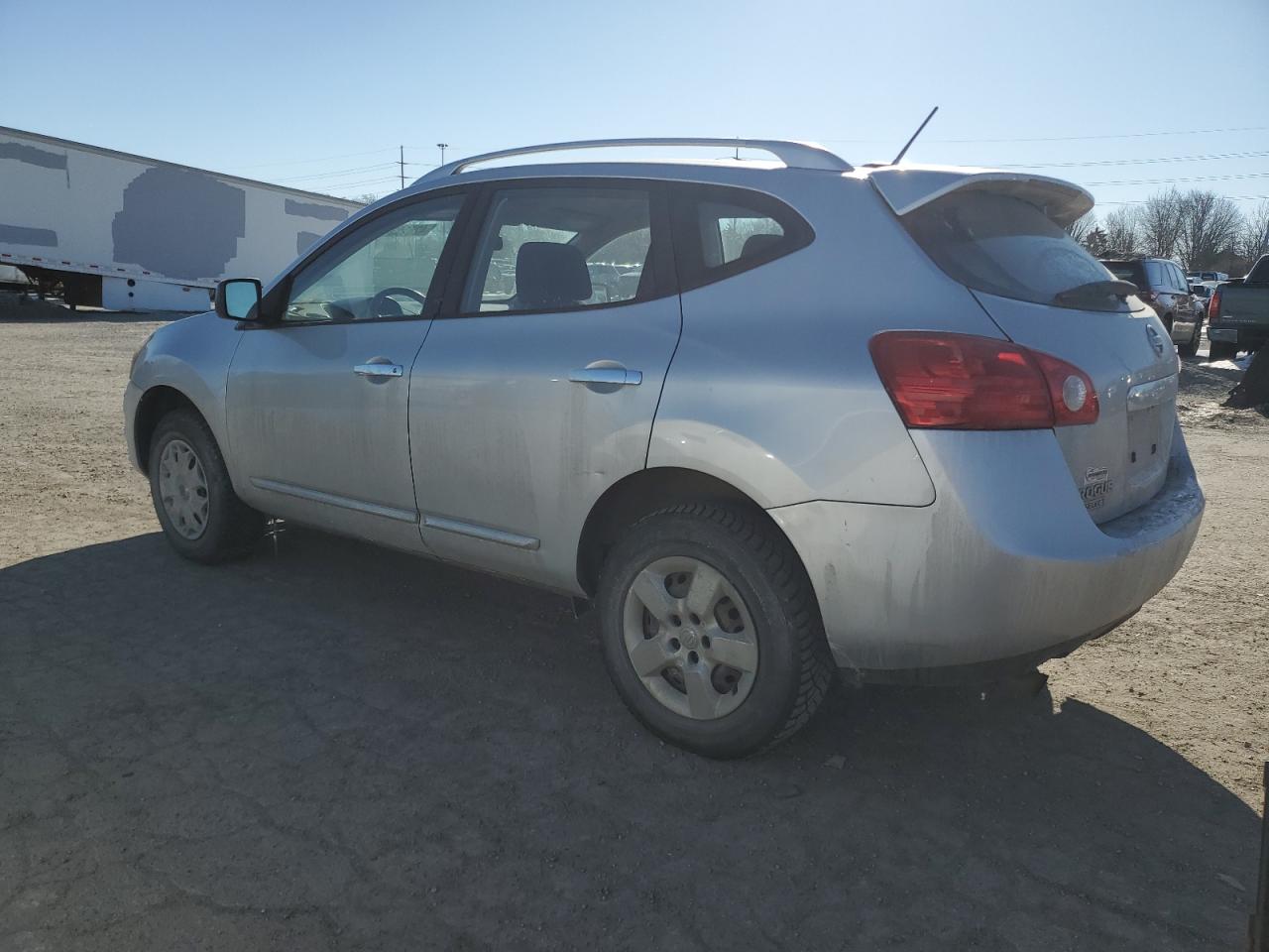 2015 Nissan Rogue - Image 2