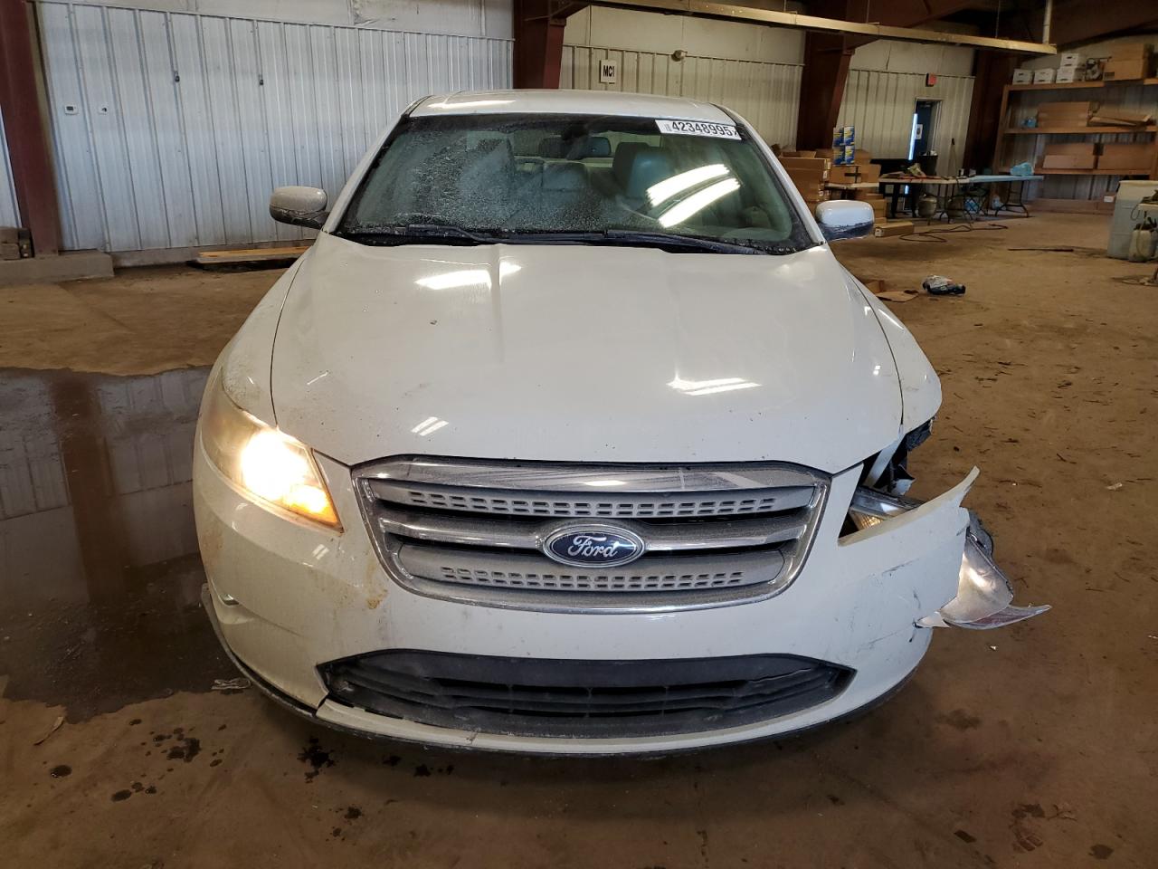 2010 Ford Taurus - Image 5