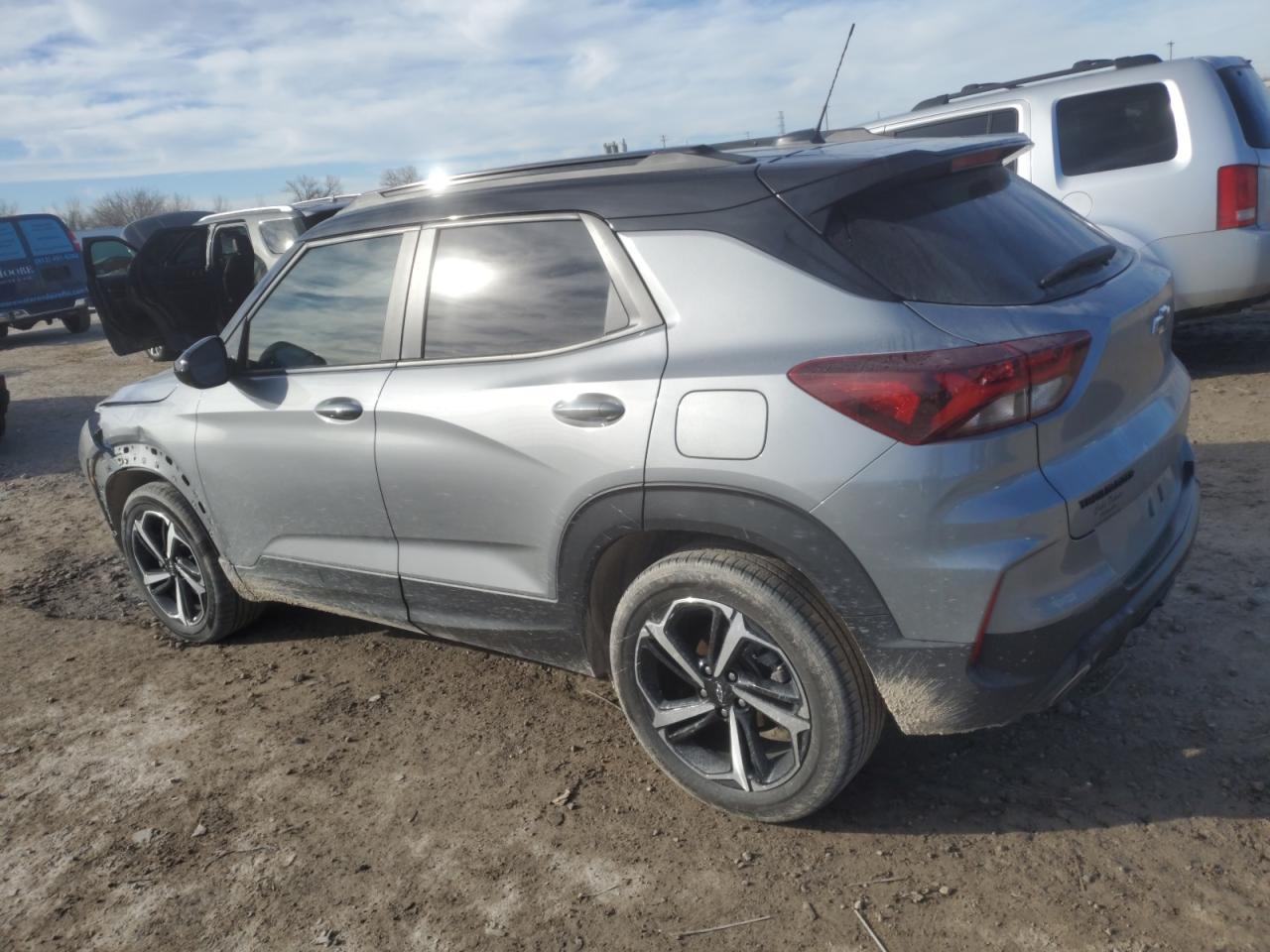 2023 Chevrolet TrailBlazer - Image 2