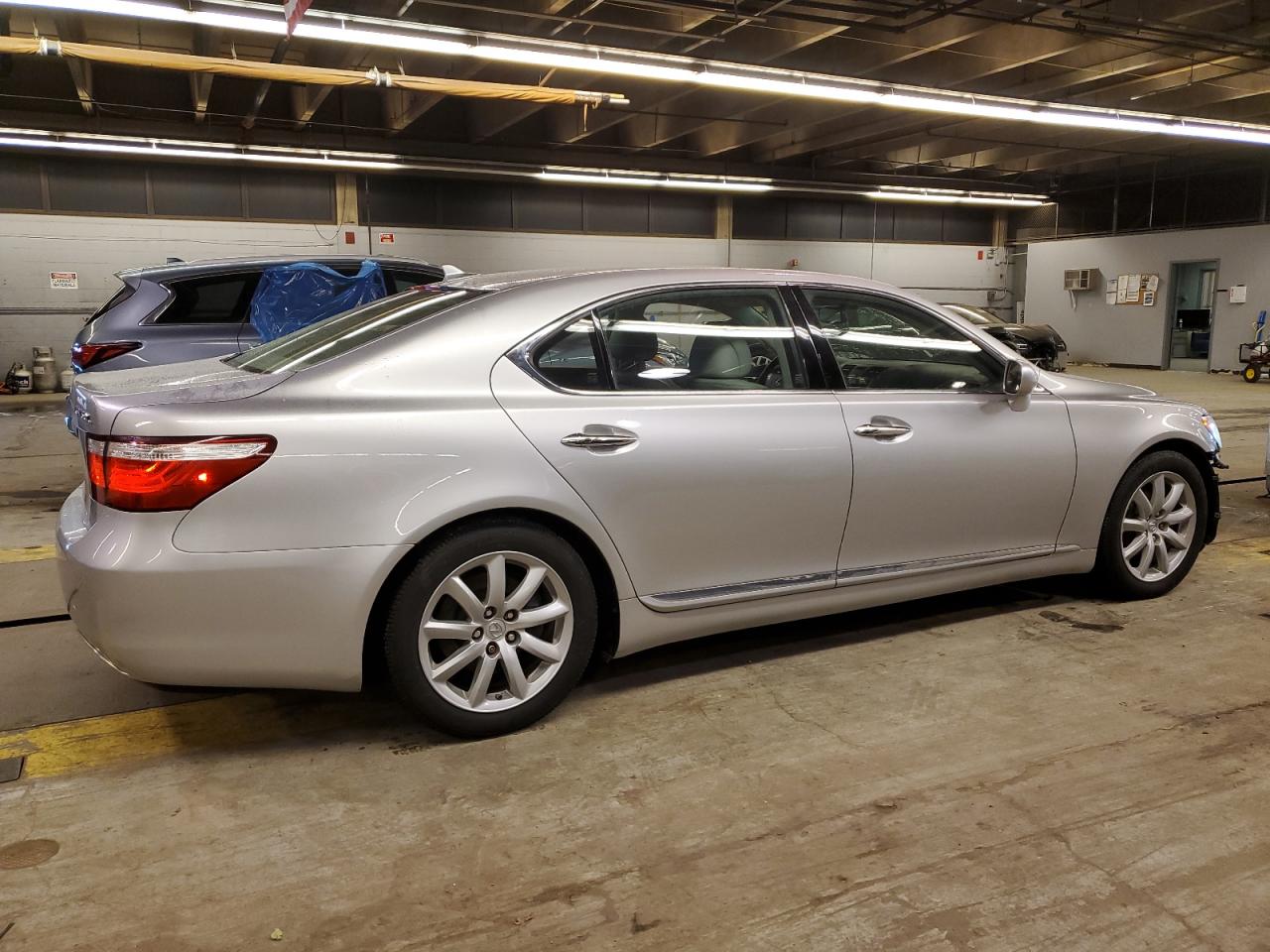 2007 Lexus LS - Image 3