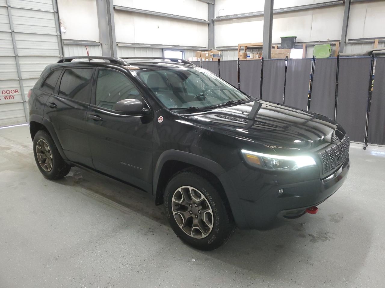 2020 Jeep Cherokee - Image 4