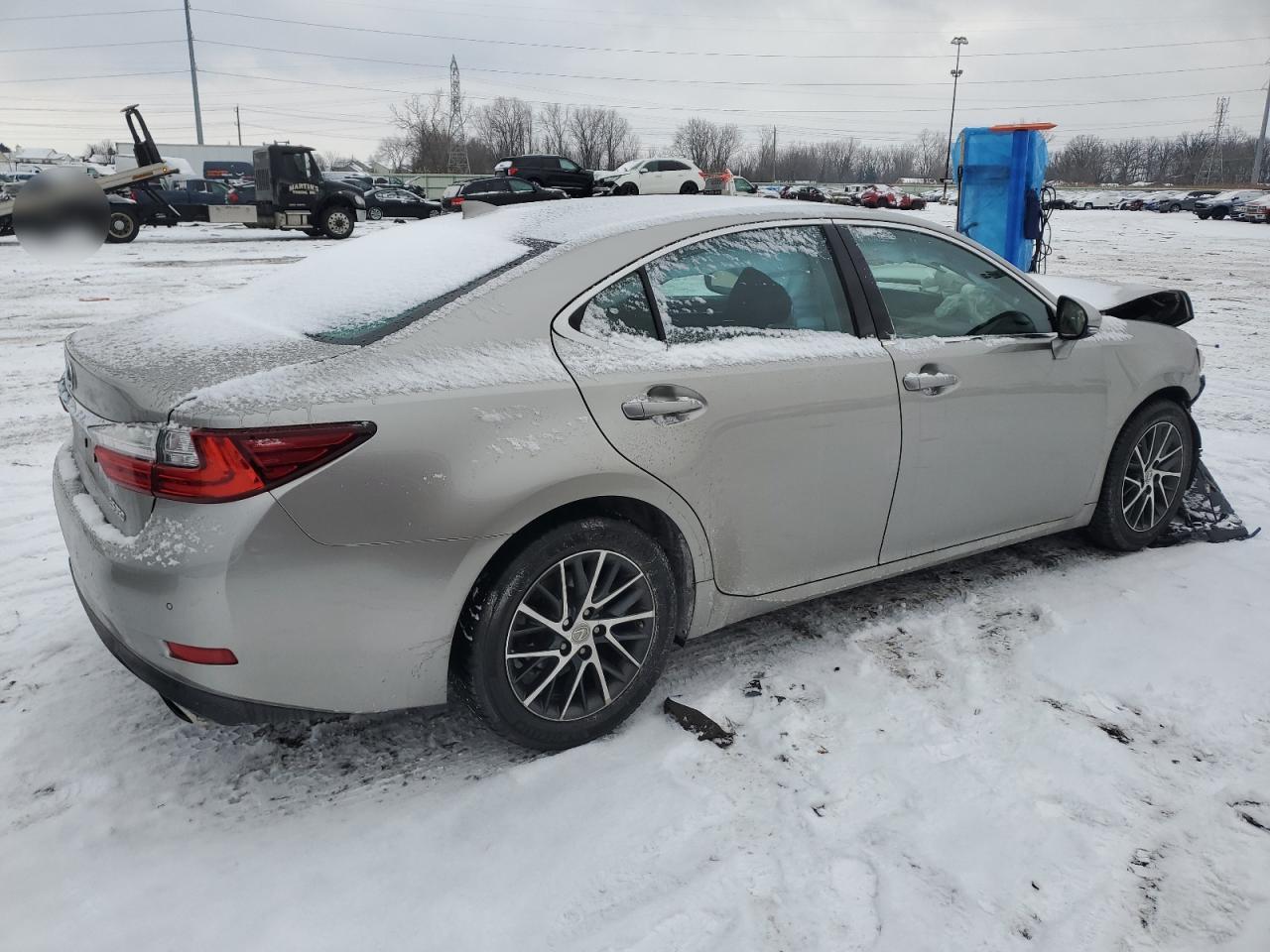 2016 Lexus ES - Image 3
